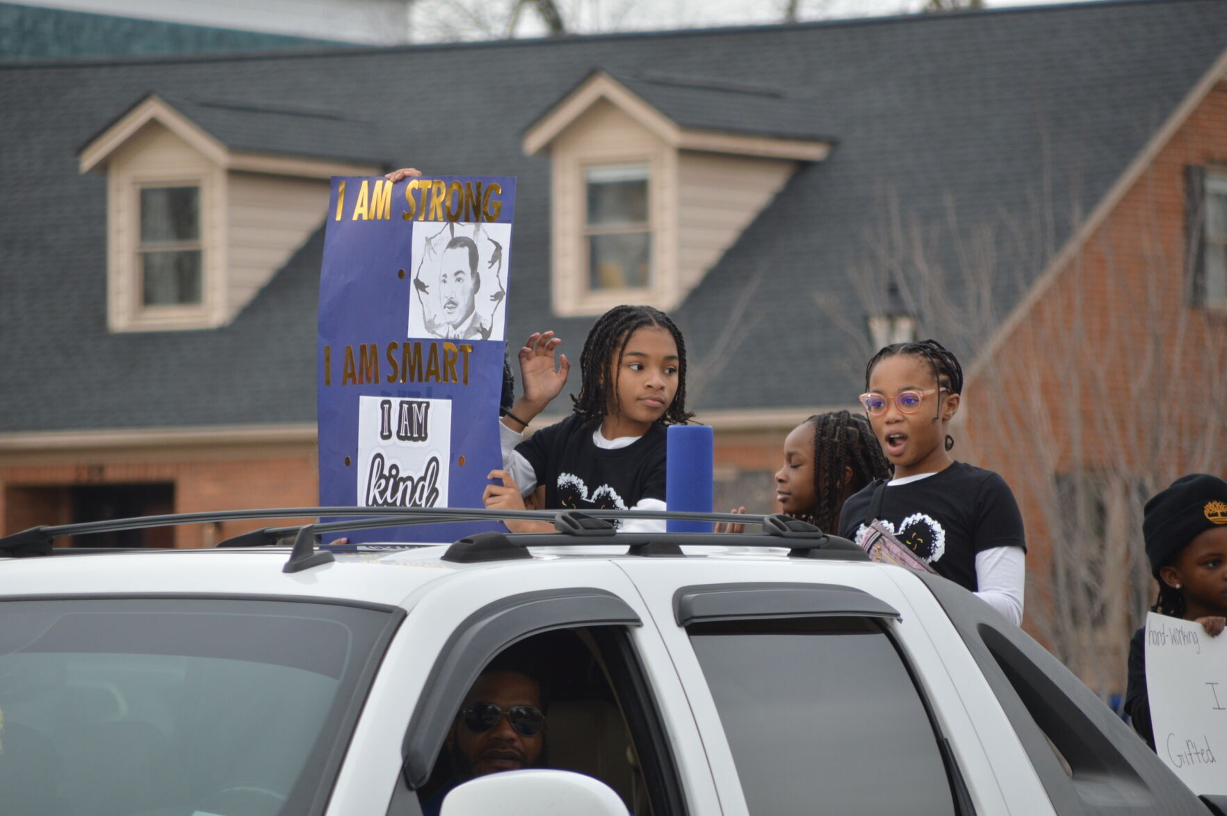 Parade 3aa.JPG